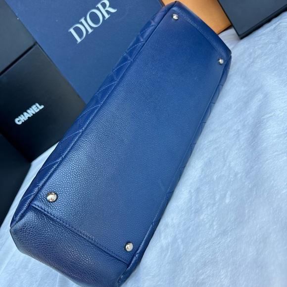 Chanel XL GST Navy Blue ,Caviar Leather in Silver Hardware - Picture 8 of 16